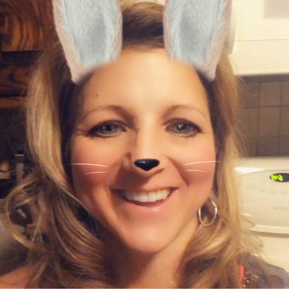 Meet your Posher, Vicki - Picture 1 of 1